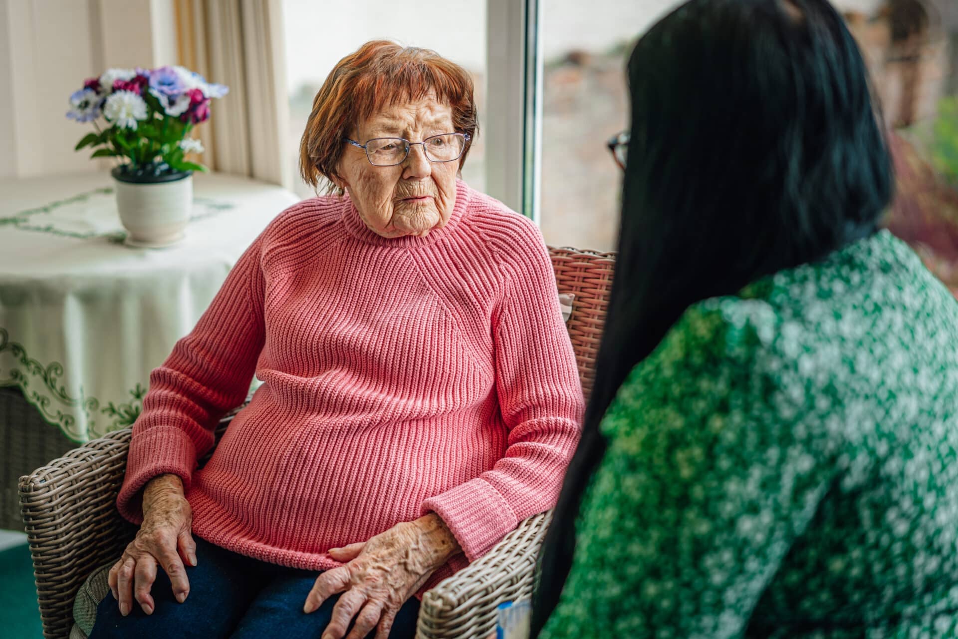 Signs ageing parent needs help at home with family support