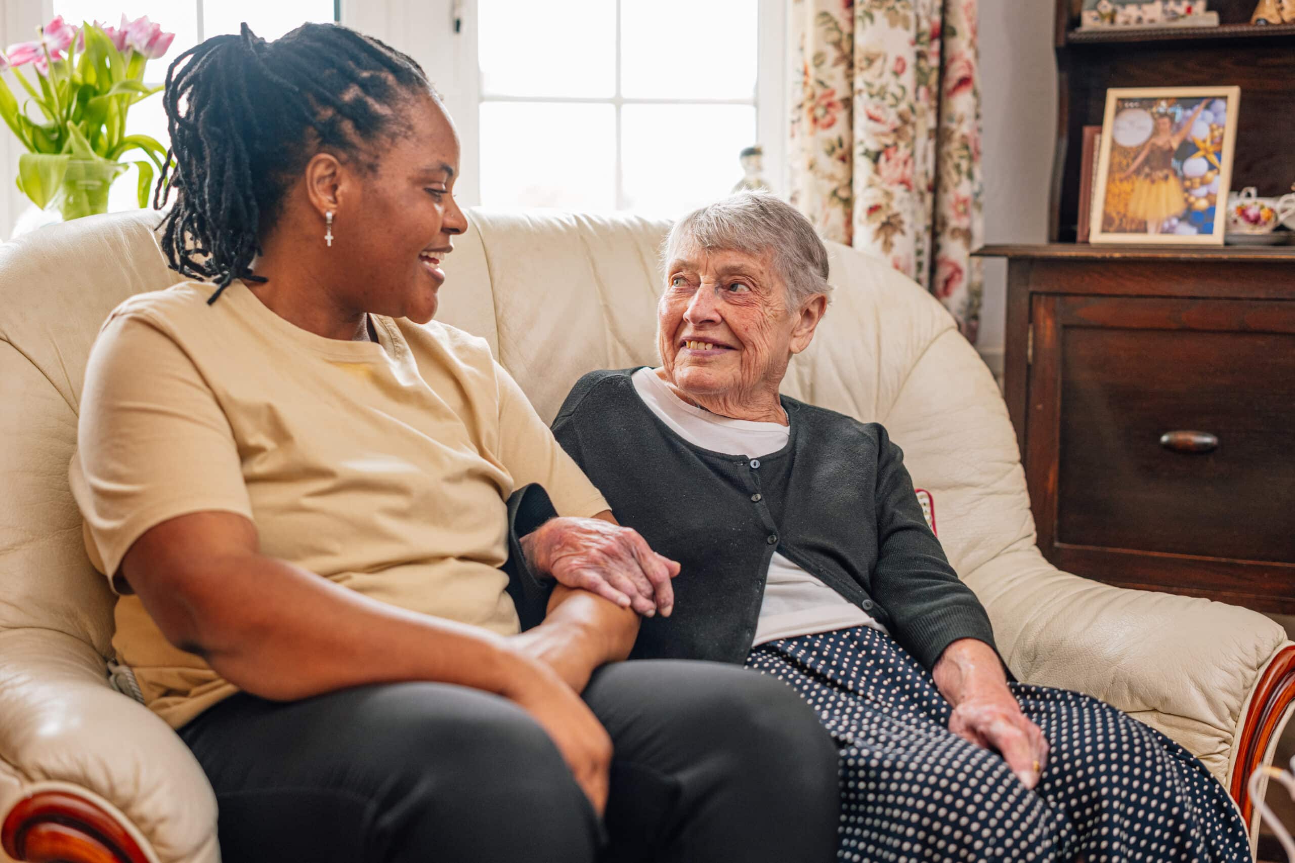 5 tips to combat loneliness in older people