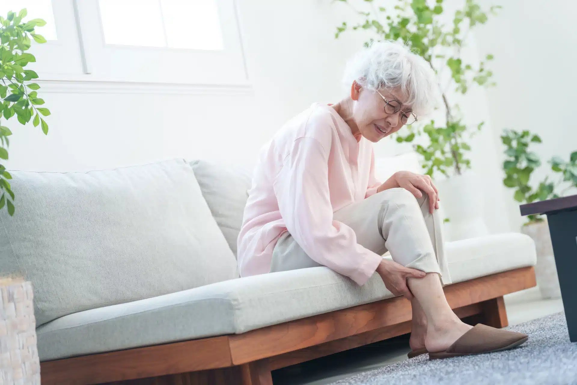 swollen ankles in elderly