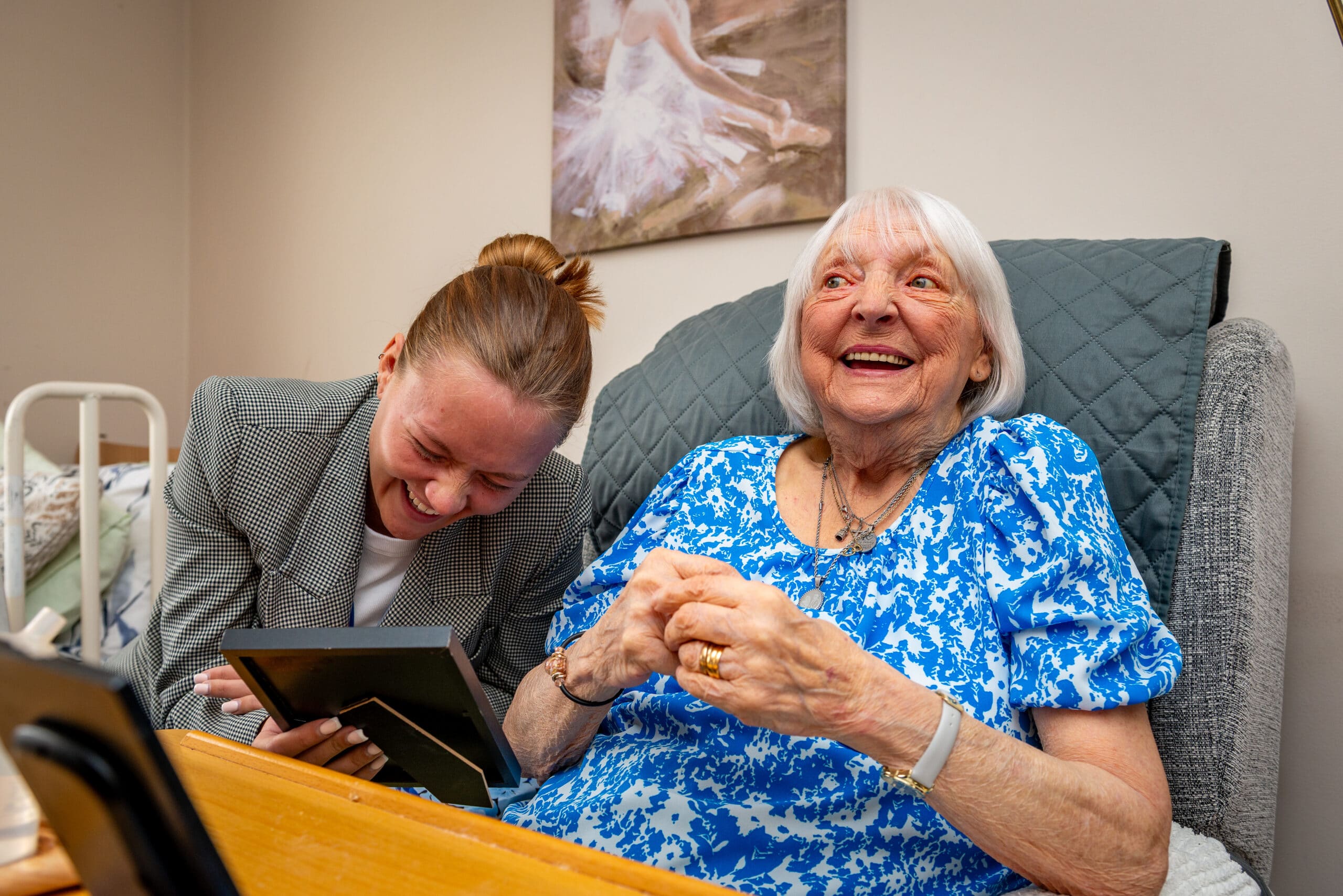 swollen ankles in elderly 