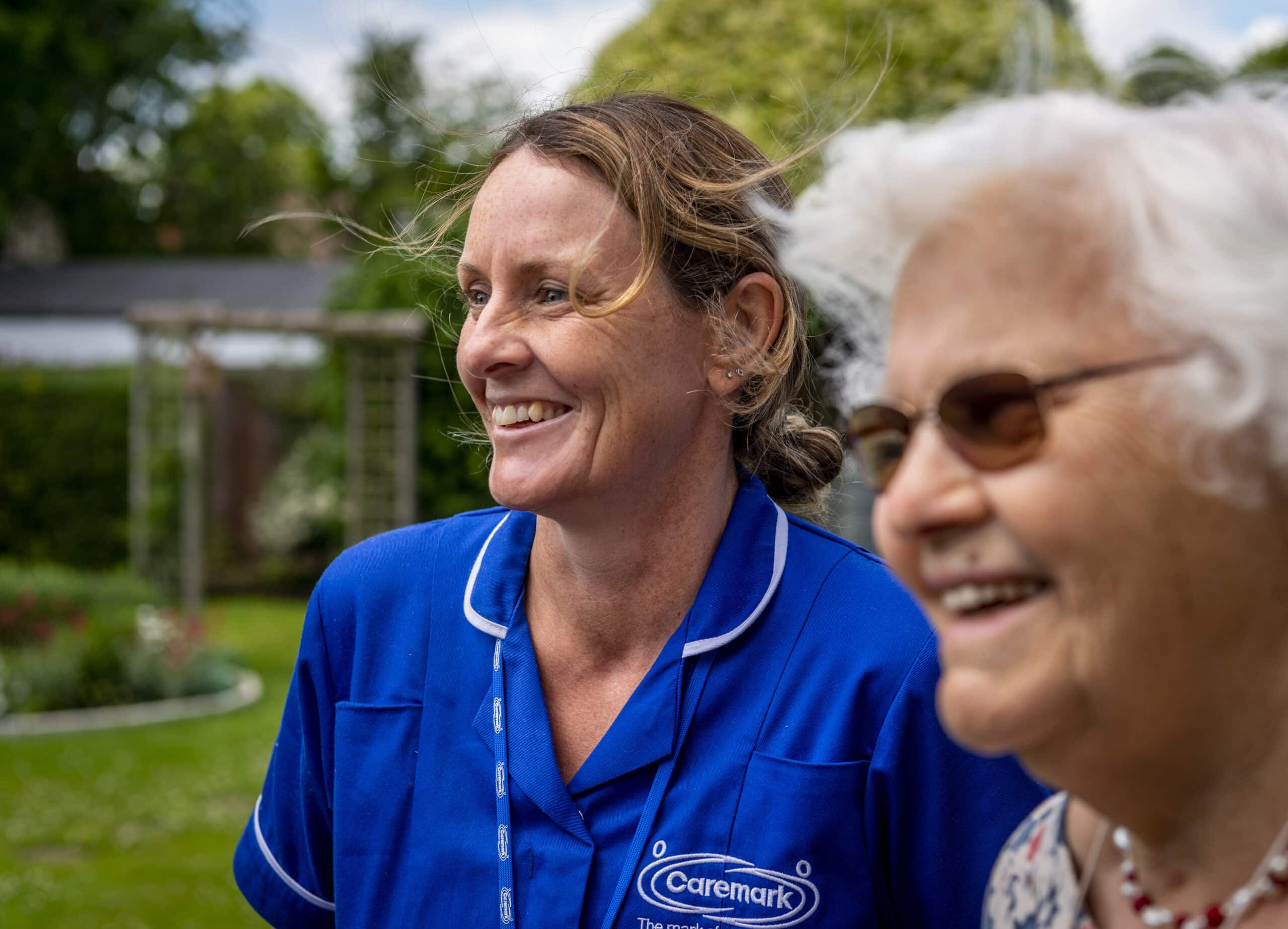 how to find live-in care jobs