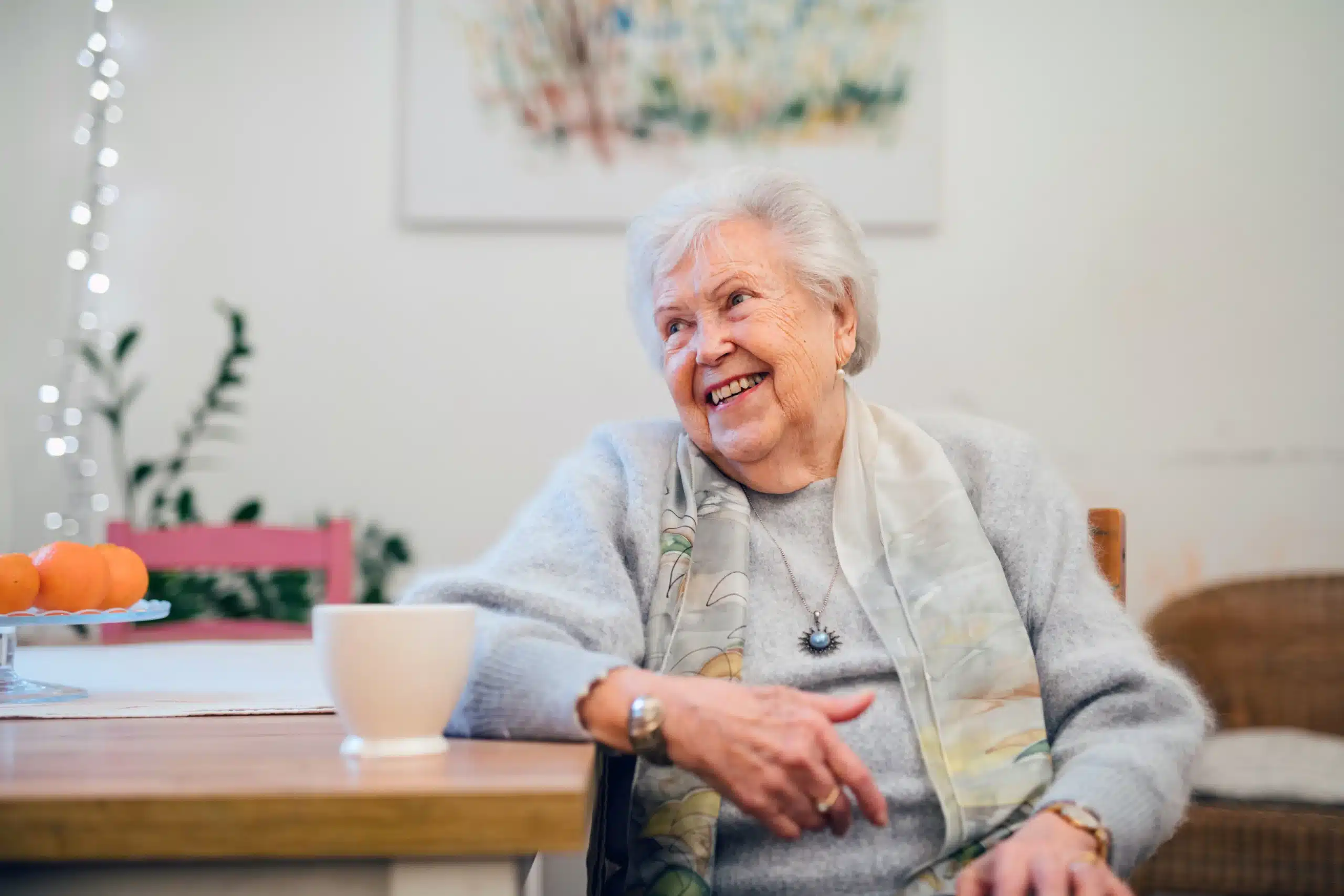 Caring for Someone with Dementia at Home ()